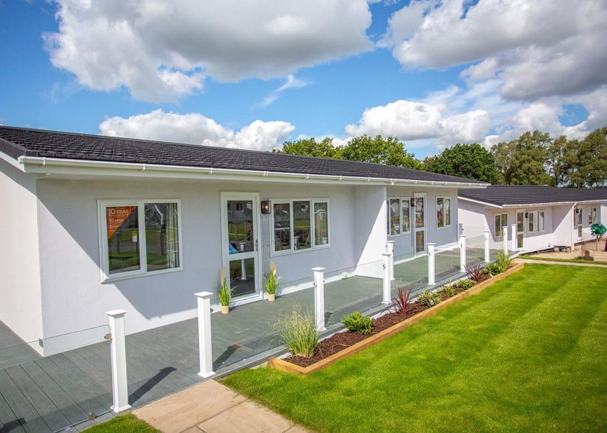 Broadlands Park And Marina Hotel Pakefield Exterior foto